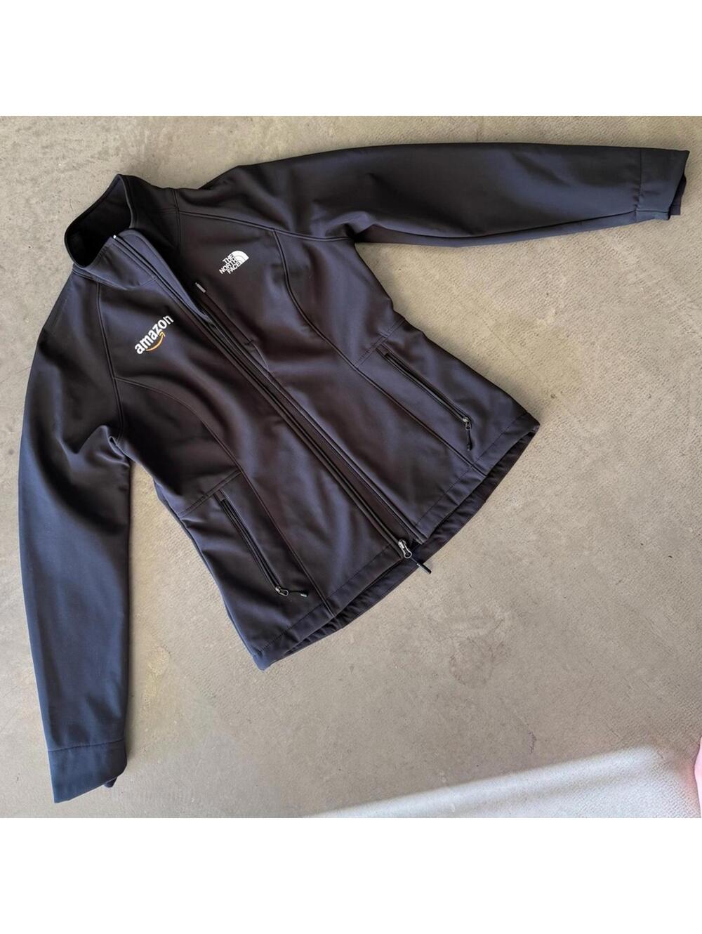 The North Face / Womenβs Apex Barrier Soft Shell Jacket
